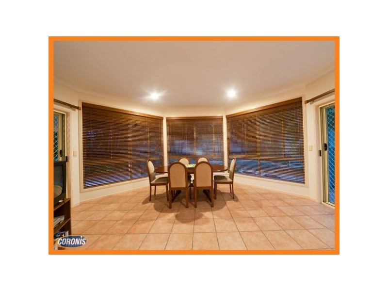 20 Oakley Street, Carindale QLD 4152