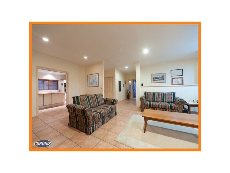 20 Oakley Street, Carindale QLD 4152