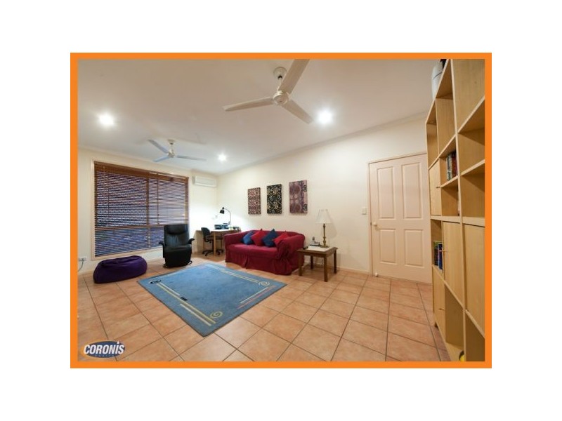 20 Oakley Street, Carindale QLD 4152