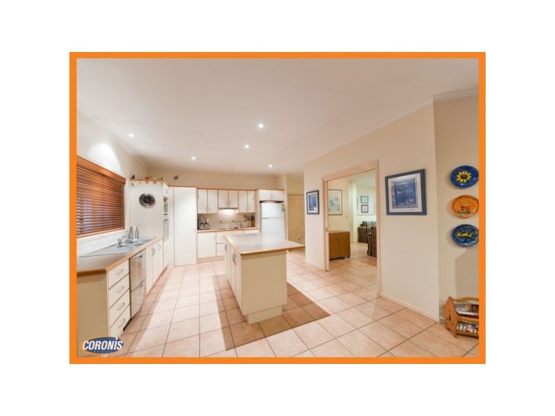 20 Oakley Street, Carindale QLD 4152