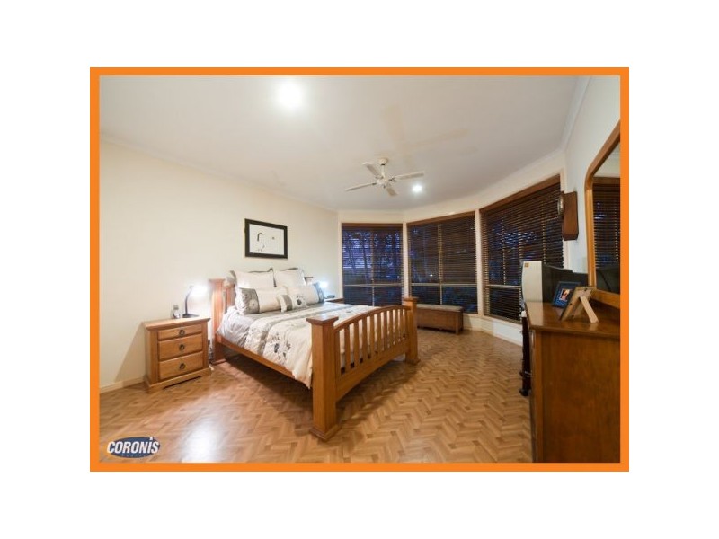 20 Oakley Street, Carindale QLD 4152