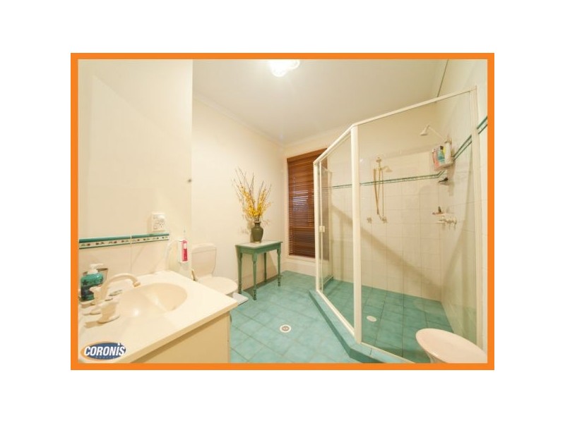 20 Oakley Street, Carindale QLD 4152