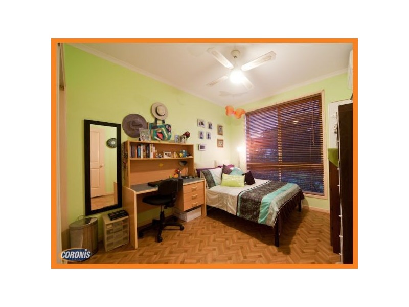 20 Oakley Street, Carindale QLD 4152