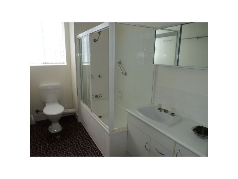 2/25 Victoria Terrace, Gordon Park QLD 4031