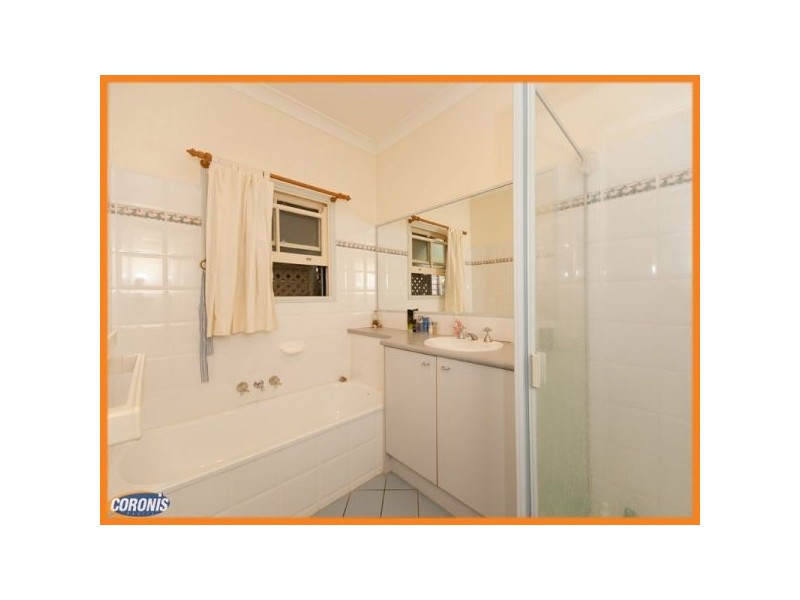 27 Dover Street, Red Hill QLD 4059