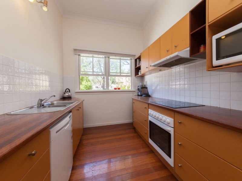 11 Picot Street, Kelvin Grove QLD 4059