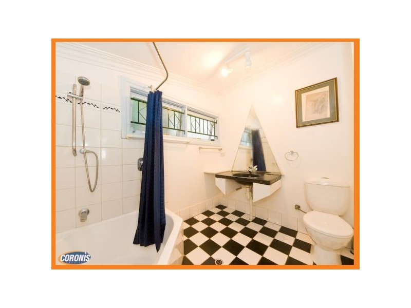 22 Elliott Street, Kangaroo Point QLD 4169