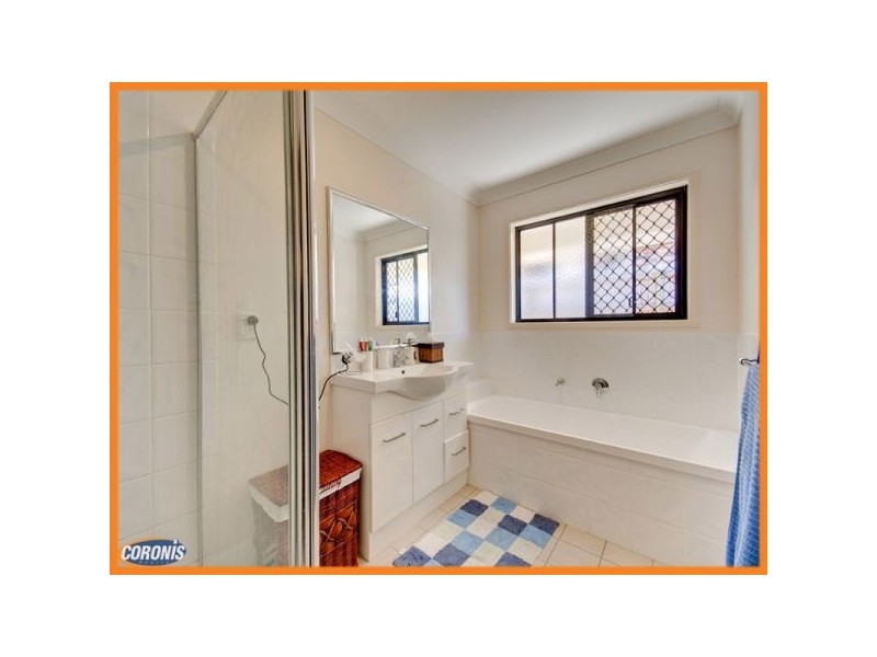 3 Krystelle Close, Oxley QLD 4075