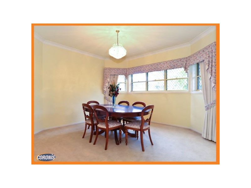 10 Mansfield Place, Mansfield QLD 4122