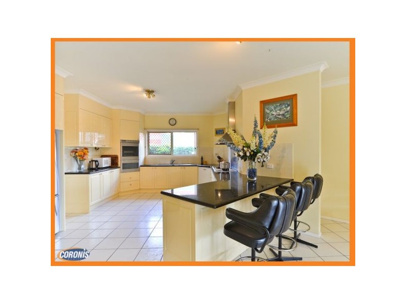 10 Mansfield Place, Mansfield QLD 4122