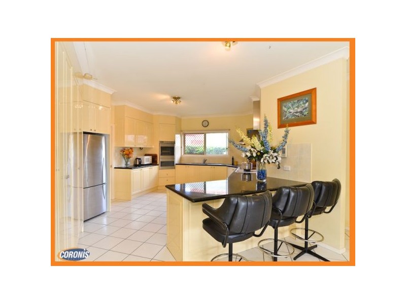 10 Mansfield Place, Mansfield QLD 4122