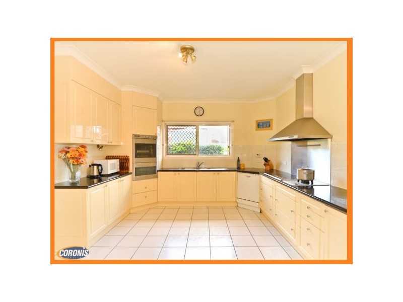 10 Mansfield Place, Mansfield QLD 4122