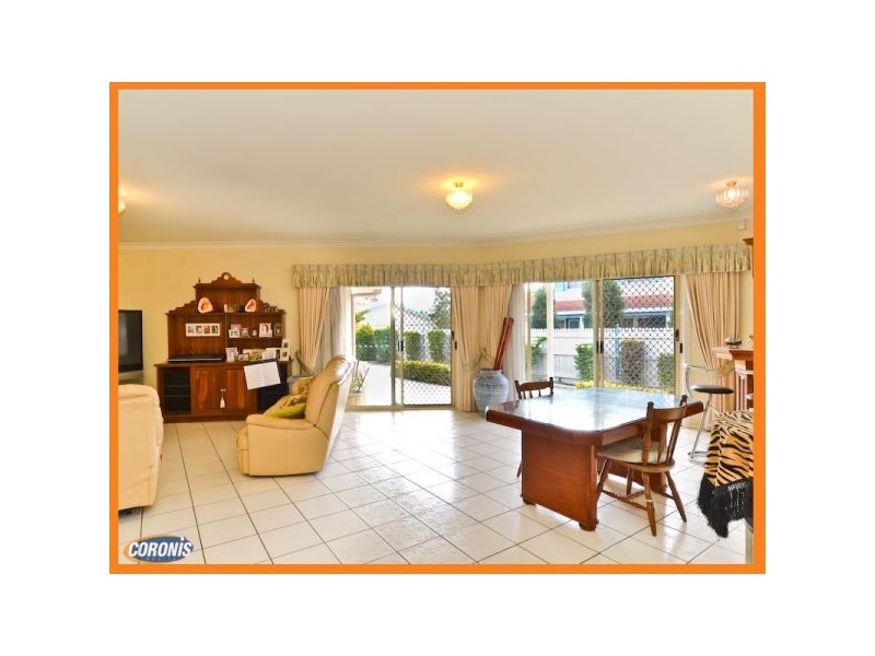 10 Mansfield Place, Mansfield QLD 4122