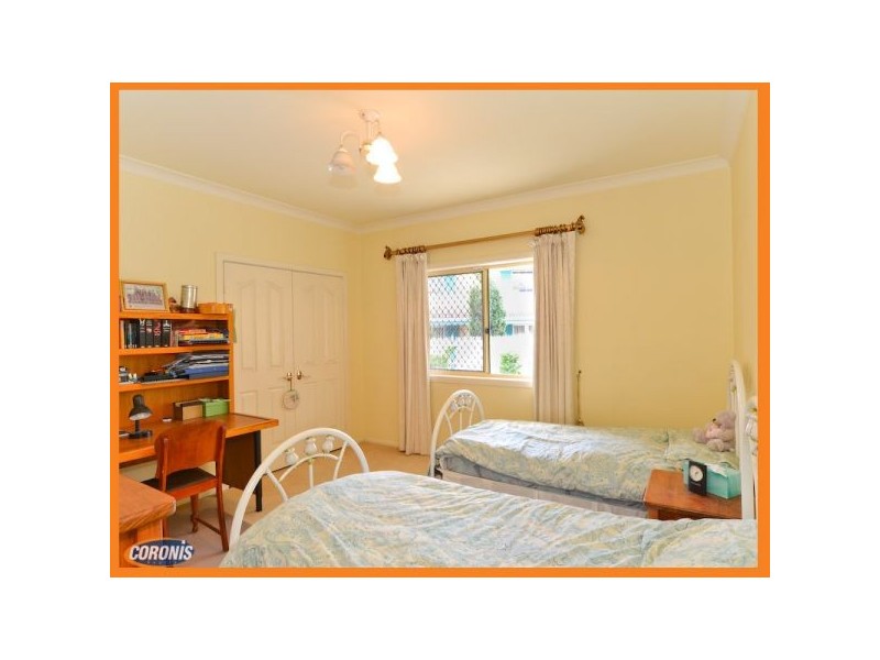 10 Mansfield Place, Mansfield QLD 4122