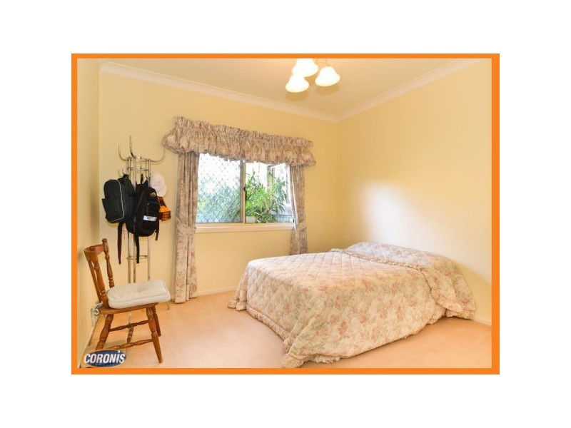 10 Mansfield Place, Mansfield QLD 4122