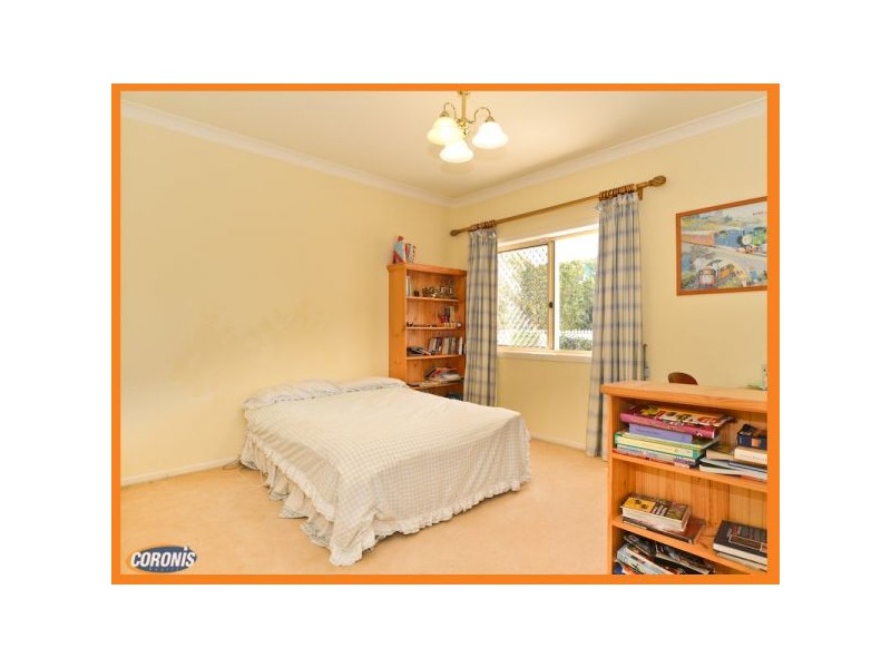 10 Mansfield Place, Mansfield QLD 4122