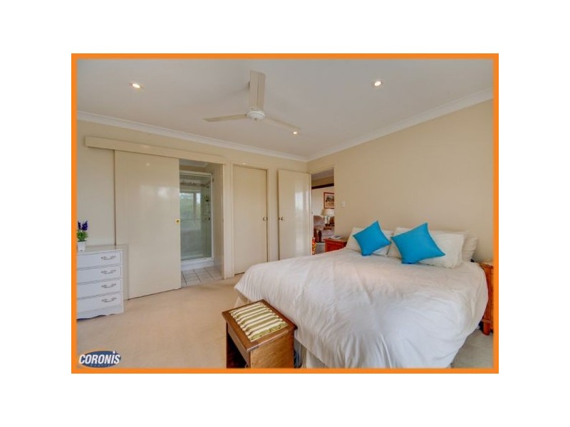 8 Medeo Court, Eatons Hill QLD 4037