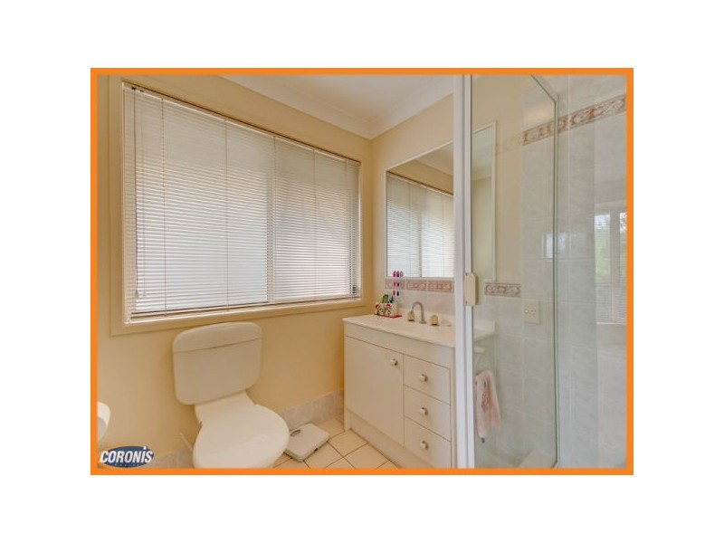 8 Medeo Court, Eatons Hill QLD 4037