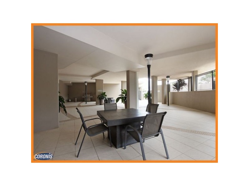 23/142 Prince Edward Parade, Scarborough QLD 4020