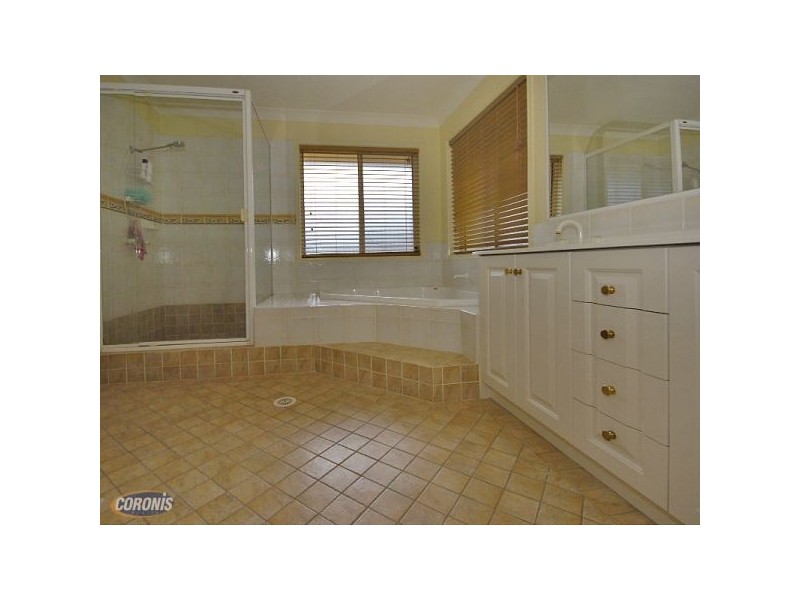 Arana Hills QLD 4054