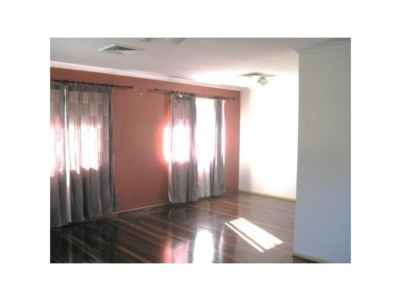 15 Dinterra Avenue, Ferny Hills QLD 4055