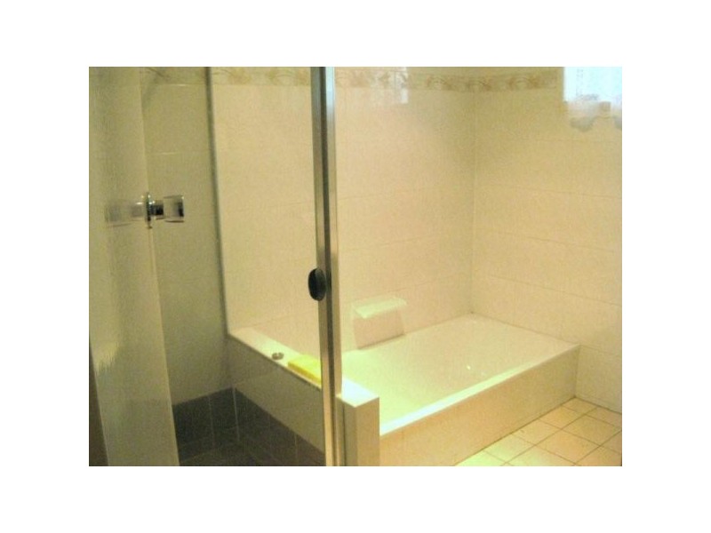 15 Dinterra Avenue, Ferny Hills QLD 4055