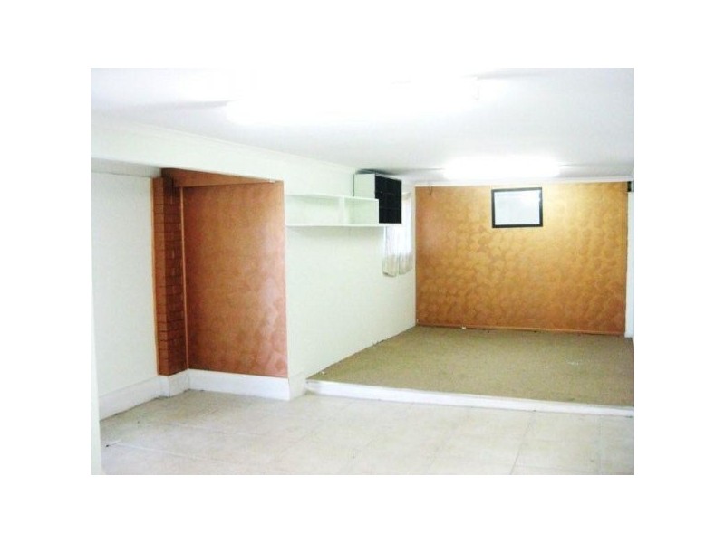 15 Dinterra Avenue, Ferny Hills QLD 4055