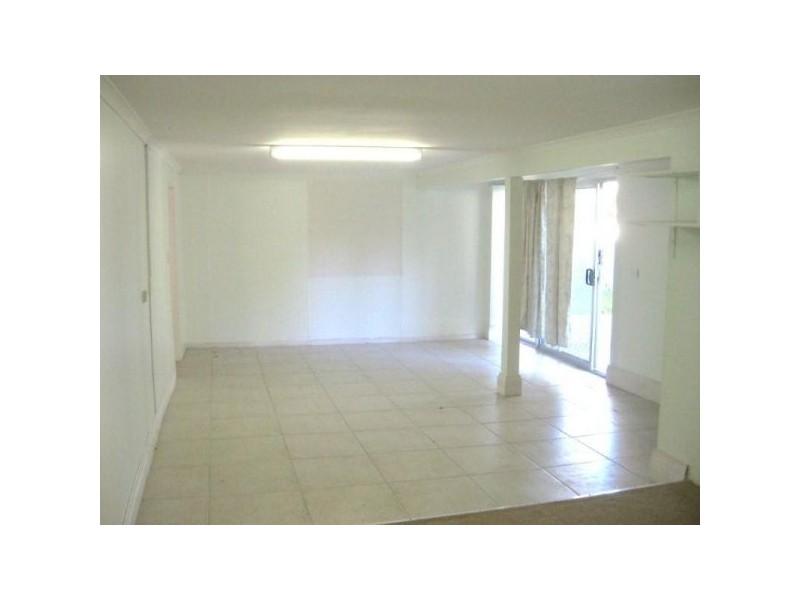 15 Dinterra Avenue, Ferny Hills QLD 4055