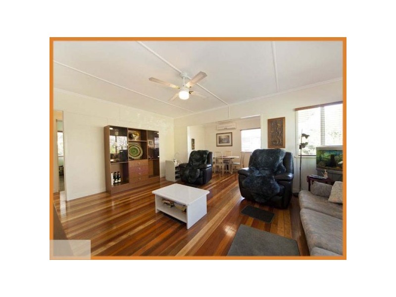 74 Diamond Street, Holland Park QLD 4121