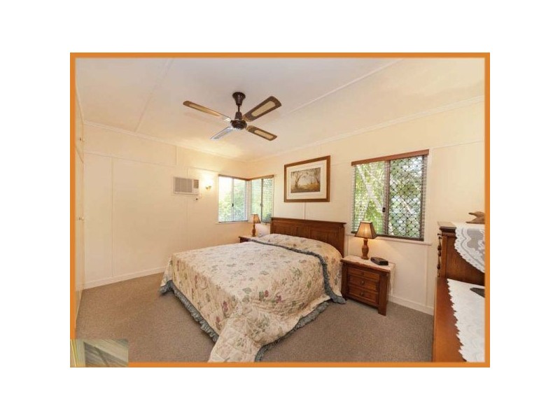 74 Diamond Street, Holland Park QLD 4121