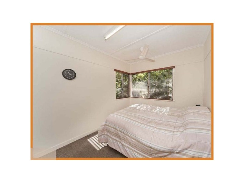 74 Diamond Street, Holland Park QLD 4121