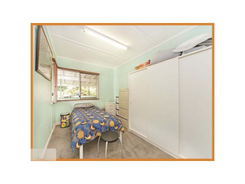 74 Diamond Street, Holland Park QLD 4121