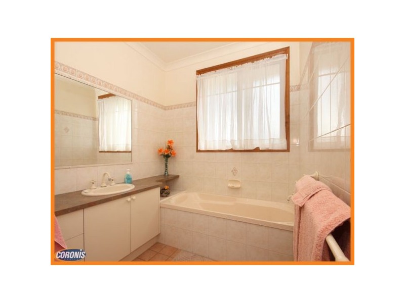 106 Wattlebird Drive, Elimbah QLD 4516