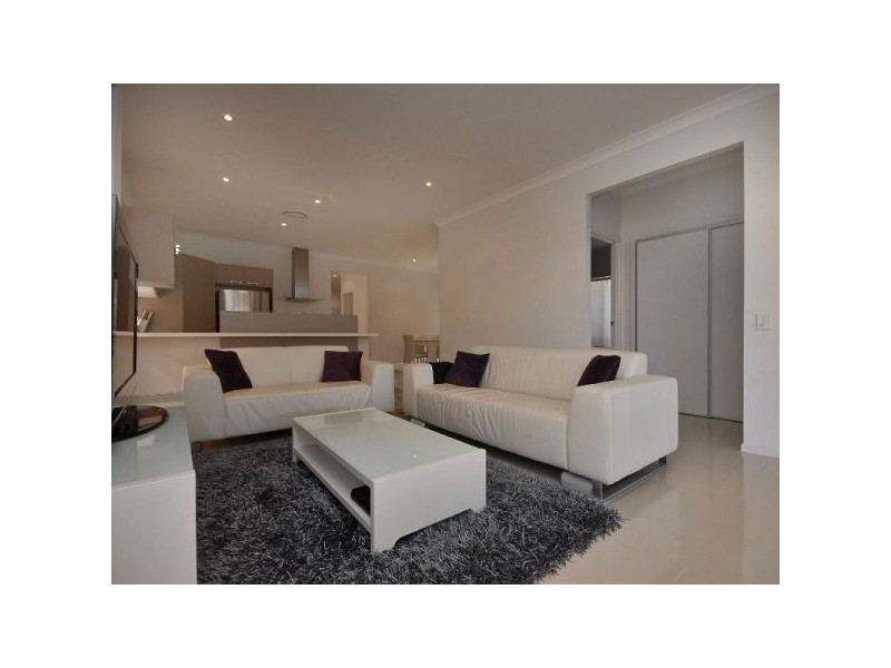 8 Glider Street, North Lakes QLD 4509