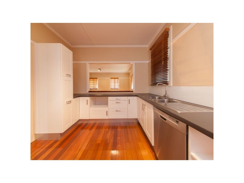 77 Bundah Street, Camp Hill QLD 4152