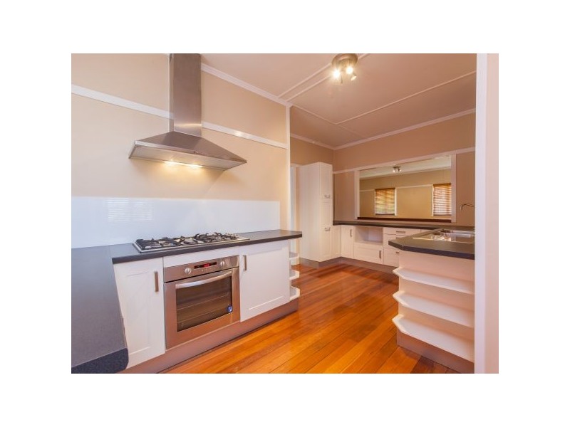 77 Bundah Street, Camp Hill QLD 4152