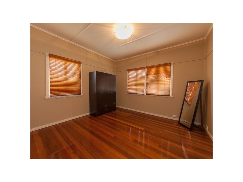 77 Bundah Street, Camp Hill QLD 4152