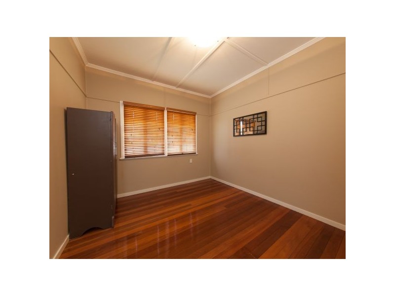 77 Bundah Street, Camp Hill QLD 4152