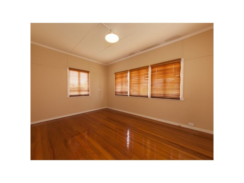 77 Bundah Street, Camp Hill QLD 4152