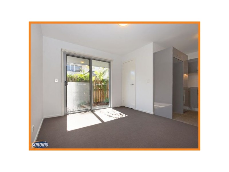 1/126 Turner Street, Scarborough QLD 4020