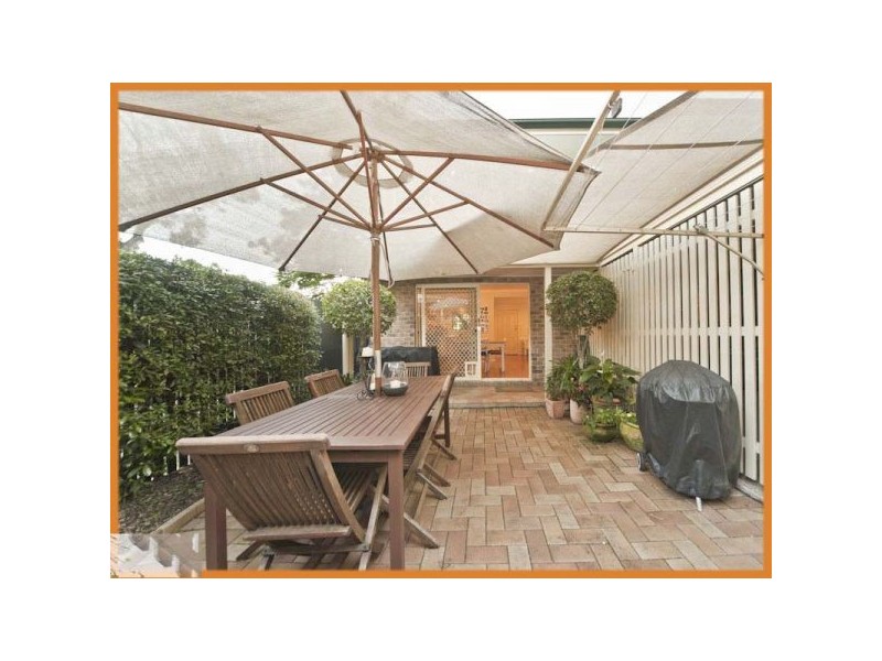 2/41 Cambridge Street, Red Hill QLD 4059