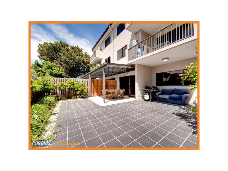 2/85 Nudgee Road, Hamilton QLD 4007