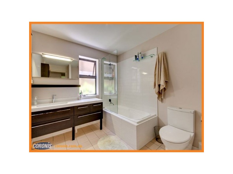 2/85 Nudgee Road, Hamilton QLD 4007