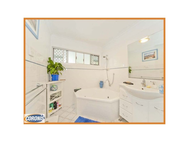 5 Roseglen Street, Greenslopes QLD 4120