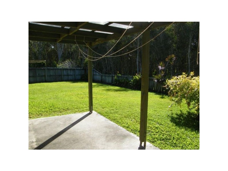 17 Bream Court, Sandstone Point QLD 4511