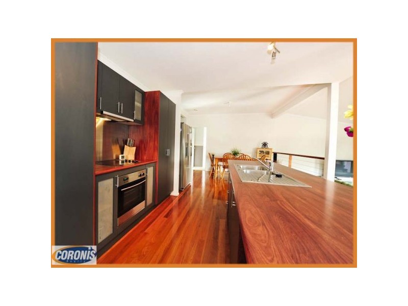 17 Valerie Close, Edens Landing QLD 4207