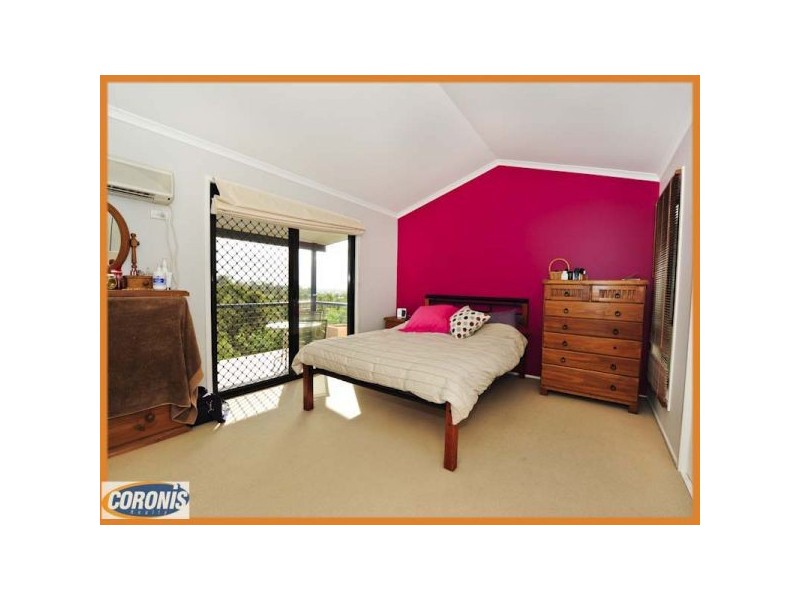 17 Valerie Close, Edens Landing QLD 4207