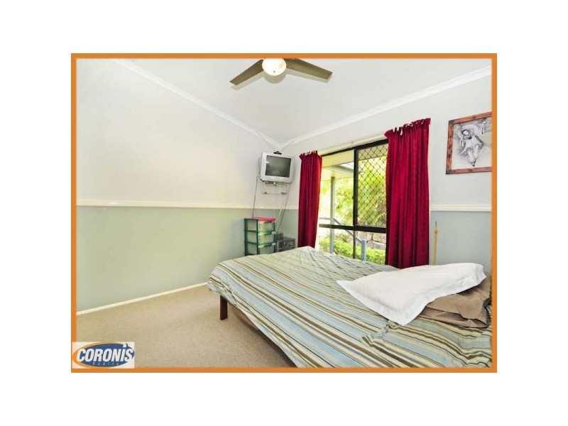 17 Valerie Close, Edens Landing QLD 4207