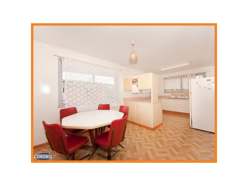 301 Kitchener Road, Stafford Heights QLD 4053