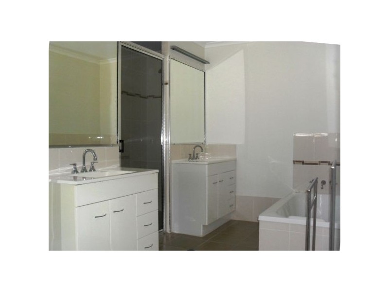 8  Morris Road, Kippa-ring QLD 4021